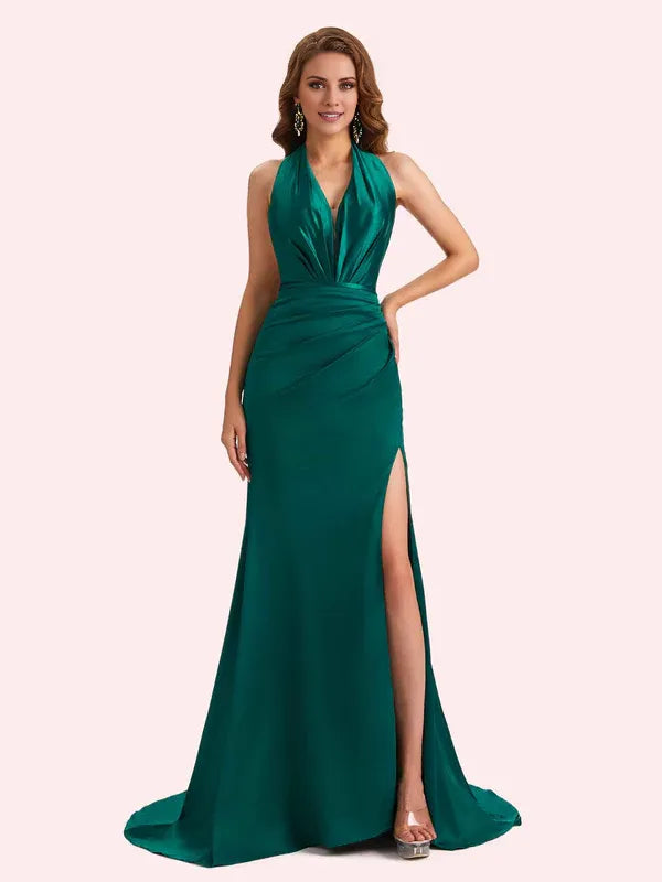 Robe longue sexy en satin doux avec dos nu et bretelles licou et fente latérale. Robe de demoiselle d'honneur pour mariage, bal de promo.